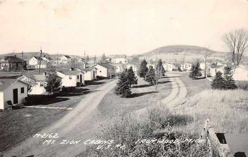 Mt. Zion Cabins - Vintage Postcard